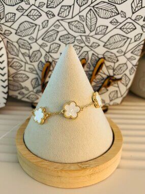 Park Lane Ivy Bracelet in Mother of Pearl